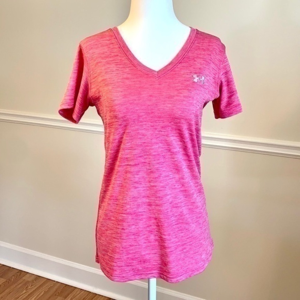UNDER ARMOUR V-Neck Semi-Fitted Short Slee…